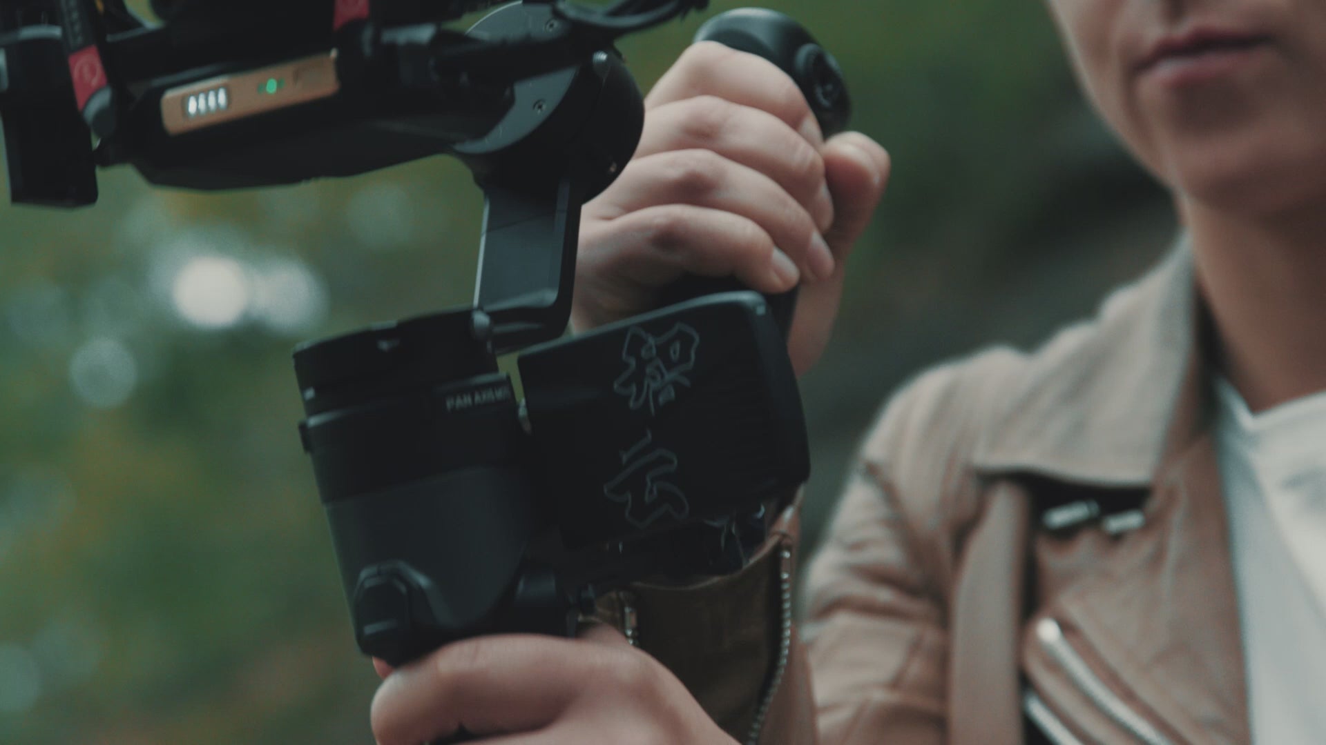Carica il video: 